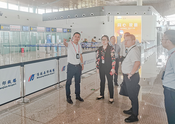 江油市與綿陽機場開展交流座談